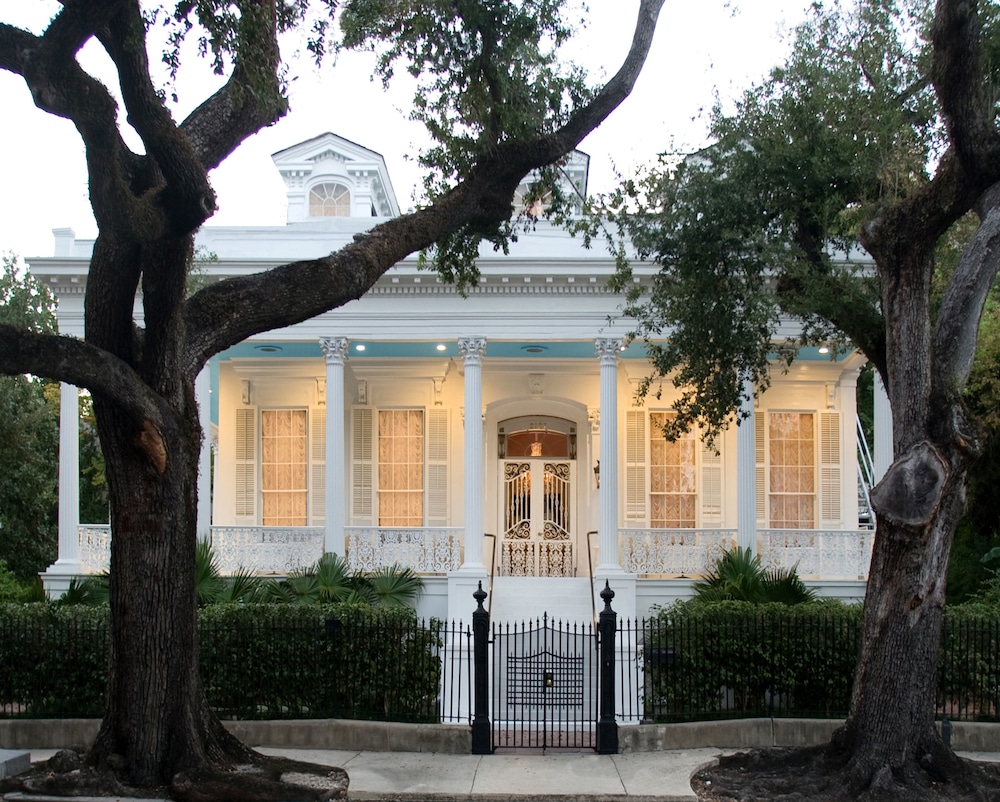 Magnolia Mansion