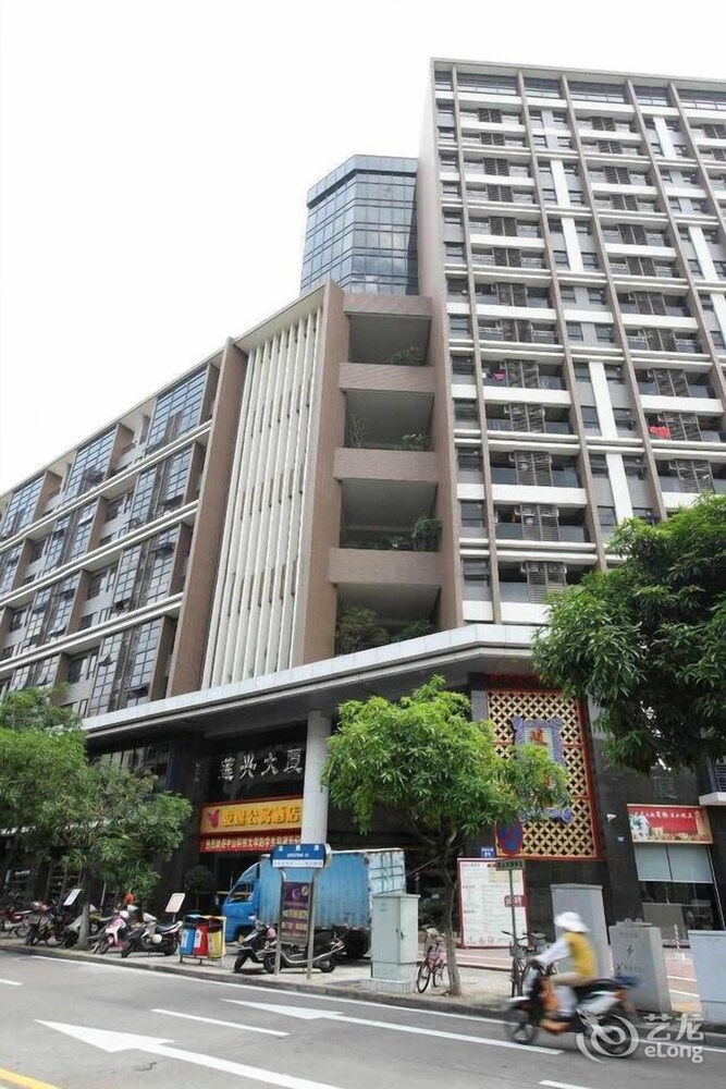 Junyi Apartment Hotel