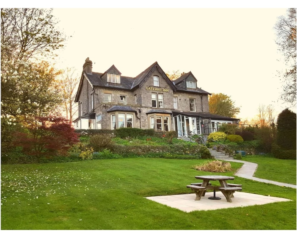 The Gateway Inn