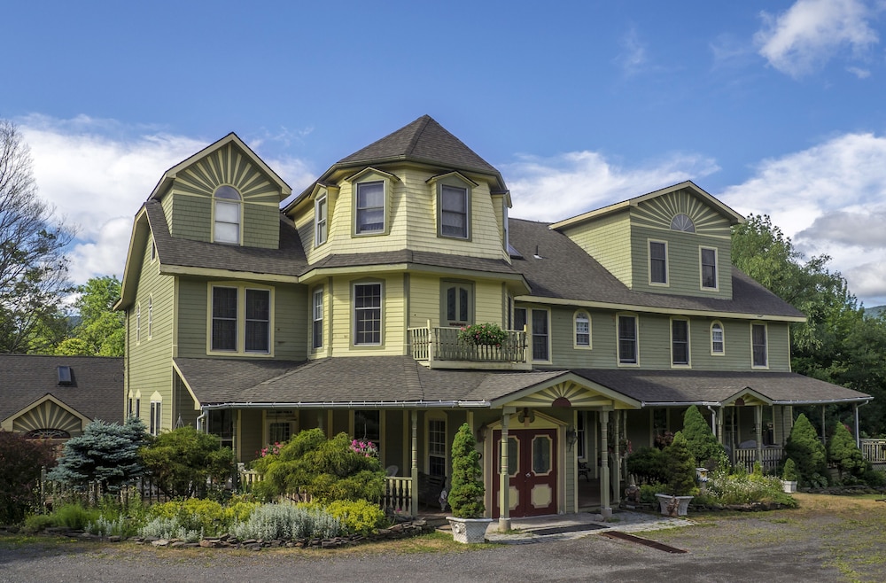 The Washington Irving Inn