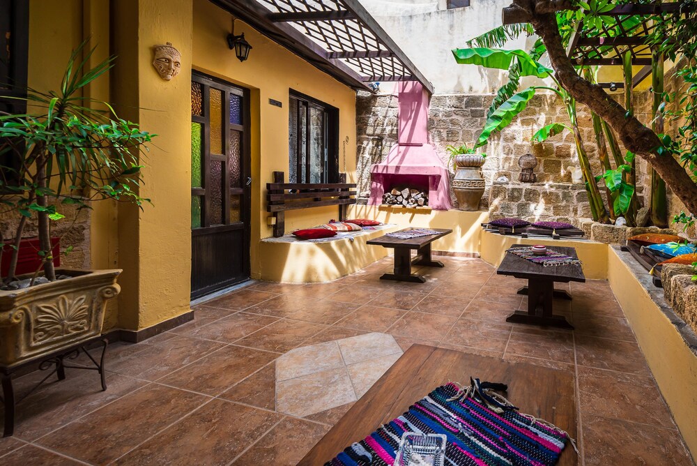 Spot Hotel