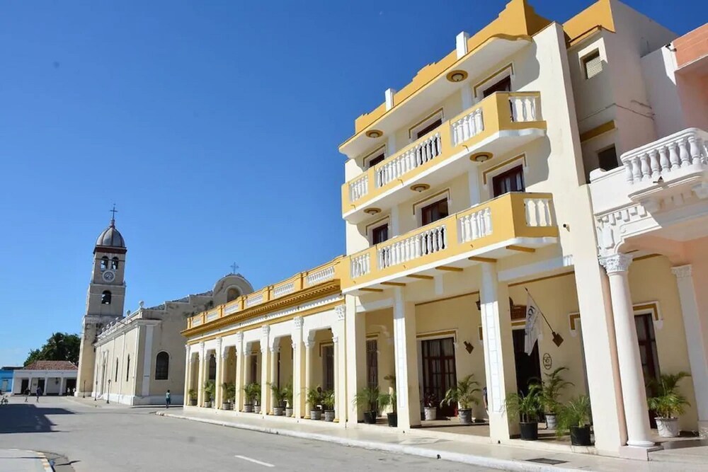 Islazul Royalton