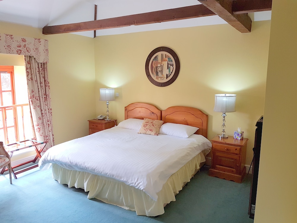 Roade House Hotel