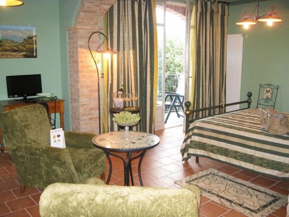 Enoagriturismo di Charme l'Acino d'Uva
