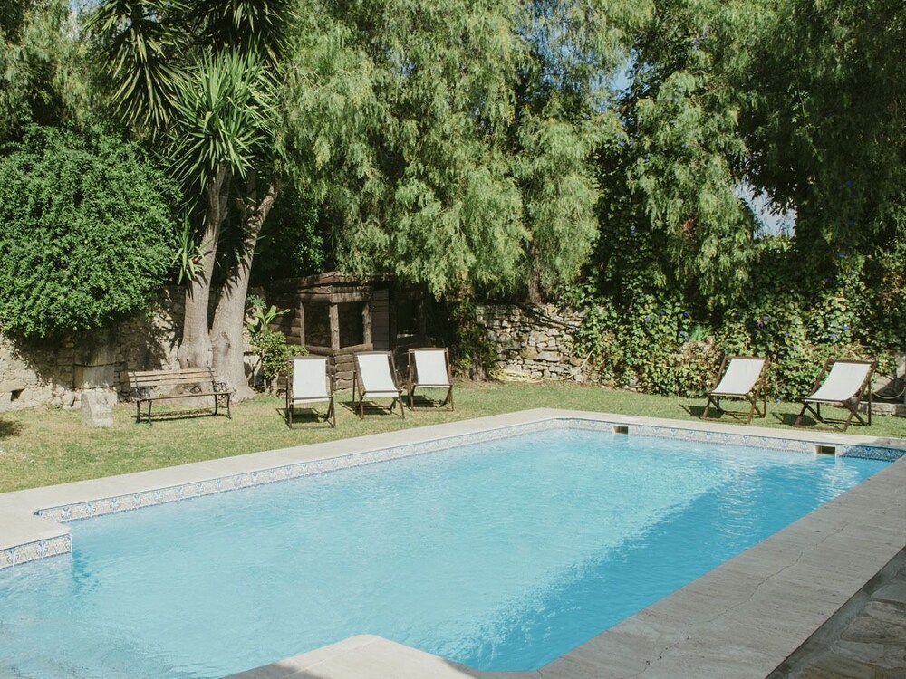 El Estanque y el Almendro