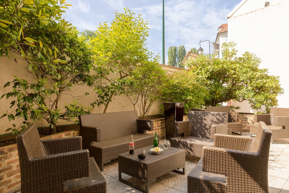 Hotel Le Cardinal Rueil Centre