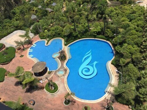 Chinese Yew Lake Hotel