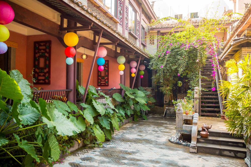 Yangshuo C Source West Street Residence