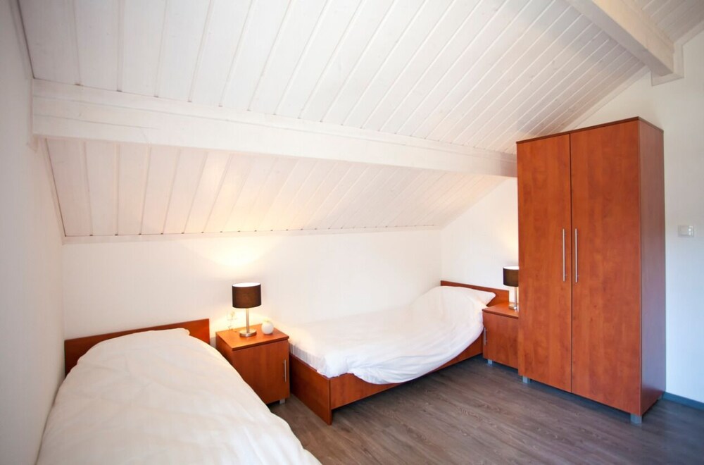 B Deluxe 10 people - Five Bedroom Resort, Sleeps 10