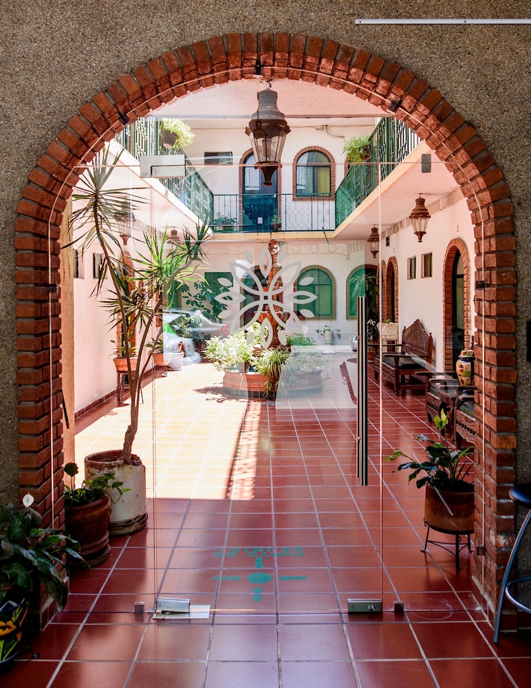 Hotel María Elena