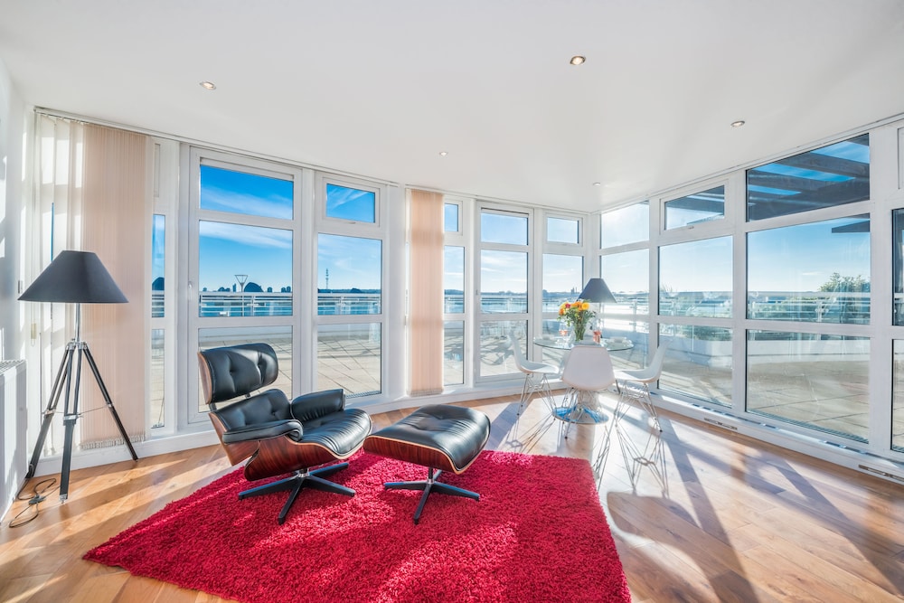 Exclusive Excel London Apartment