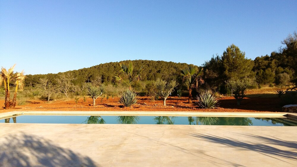 PRIVATE ROOM WITH SWIMMING POOL - BEAUTIFUL IBIZA COUNTRYSIDE