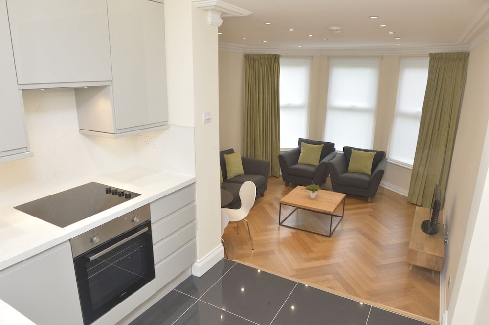 Glenlyn Apartments