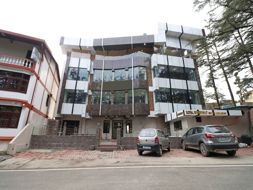 OYO 11877 Royal Residency