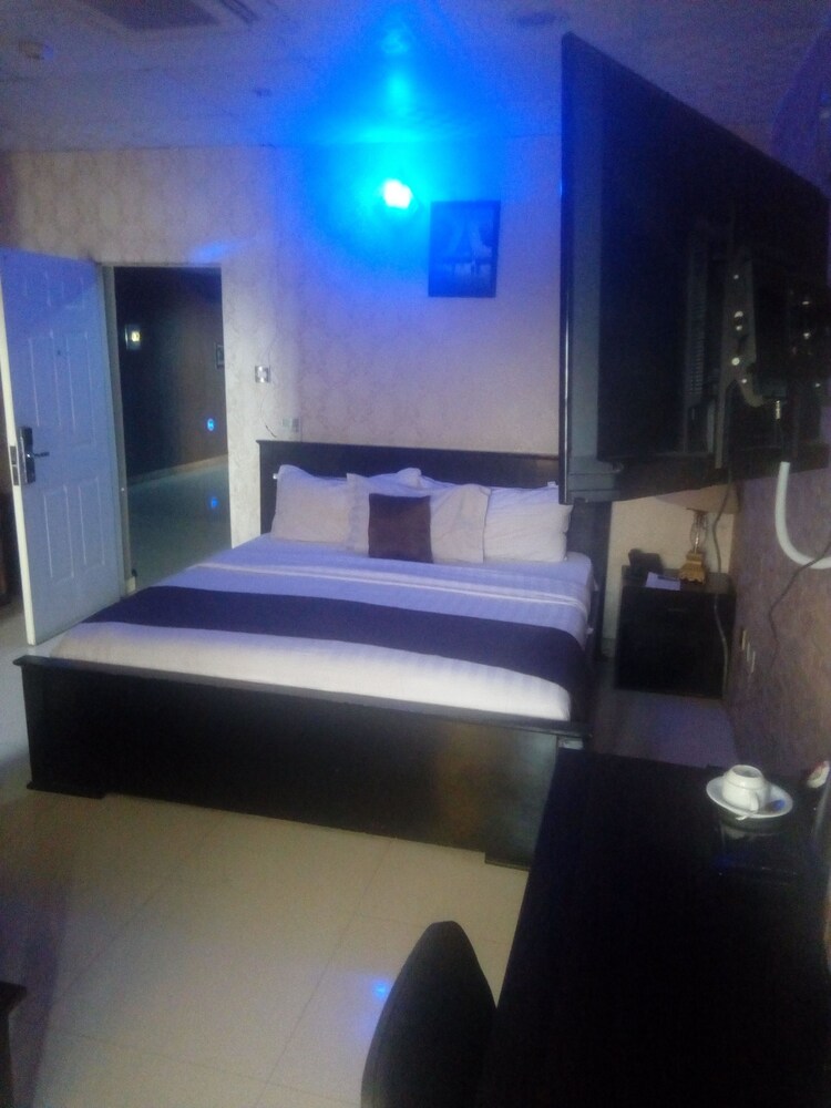 Valley Front Plus Hotel