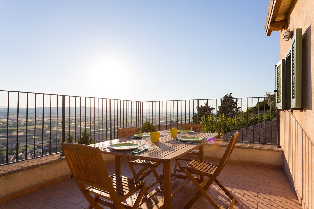 Apartment with panoramic view in Umbria