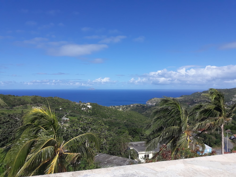 Spacious 1 bedroom Apartment to rent in Montserrat West Indies.