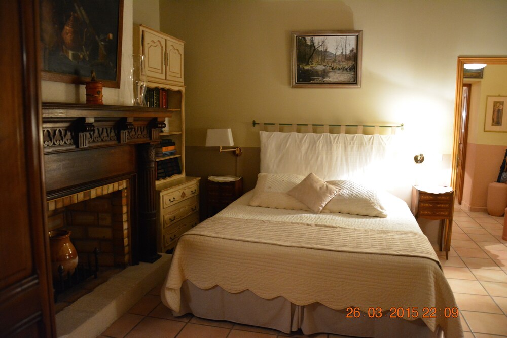 Apartment in traditional farmhouse, with swimming pool, 4 people, 2 bedrooms