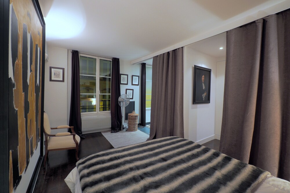 Charming & Comfortable Apartment Close to Palais De L'Elysée with Air Co System