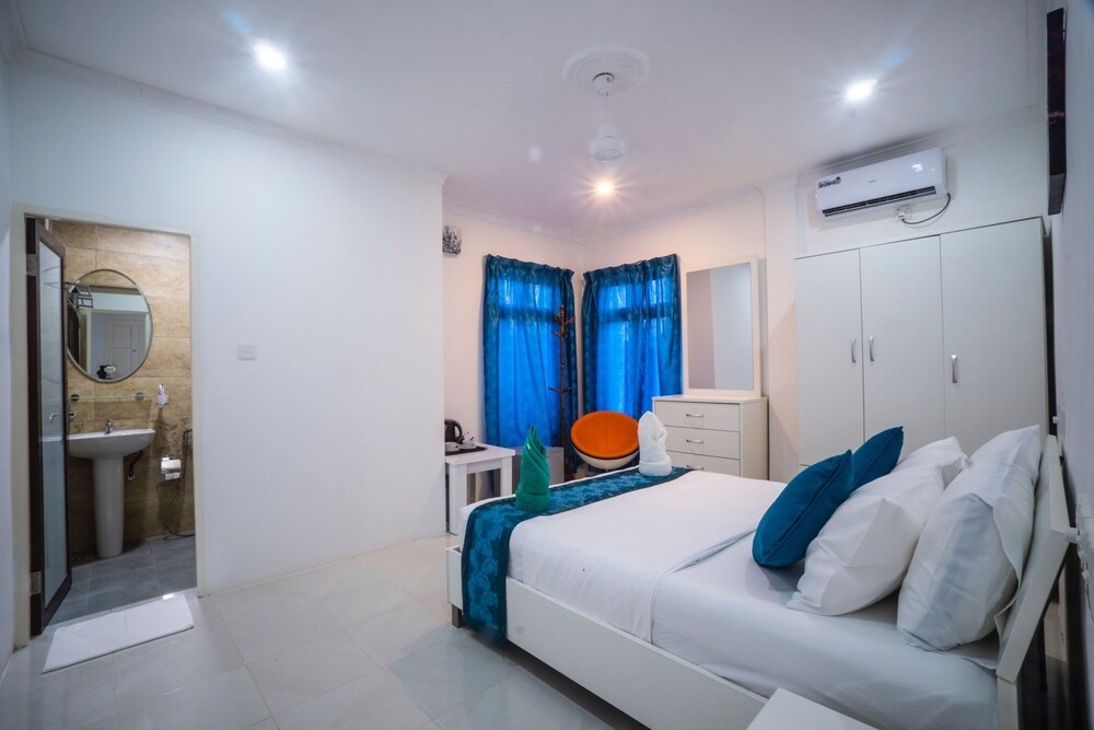 Palm Lodge