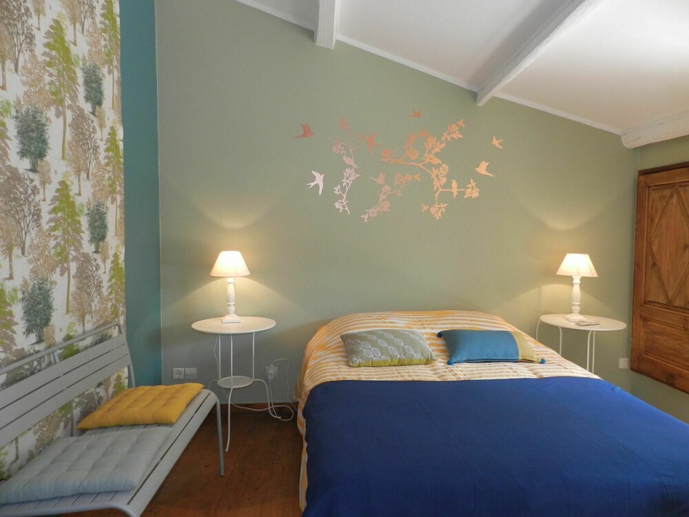 Beautiful apartment for 2 guests with pool, WIFI, TV, balcony, pets allowed and parking