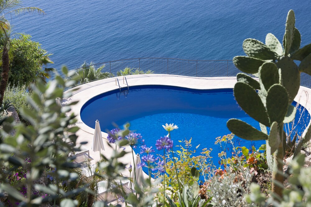 Hotel Crystal Sea