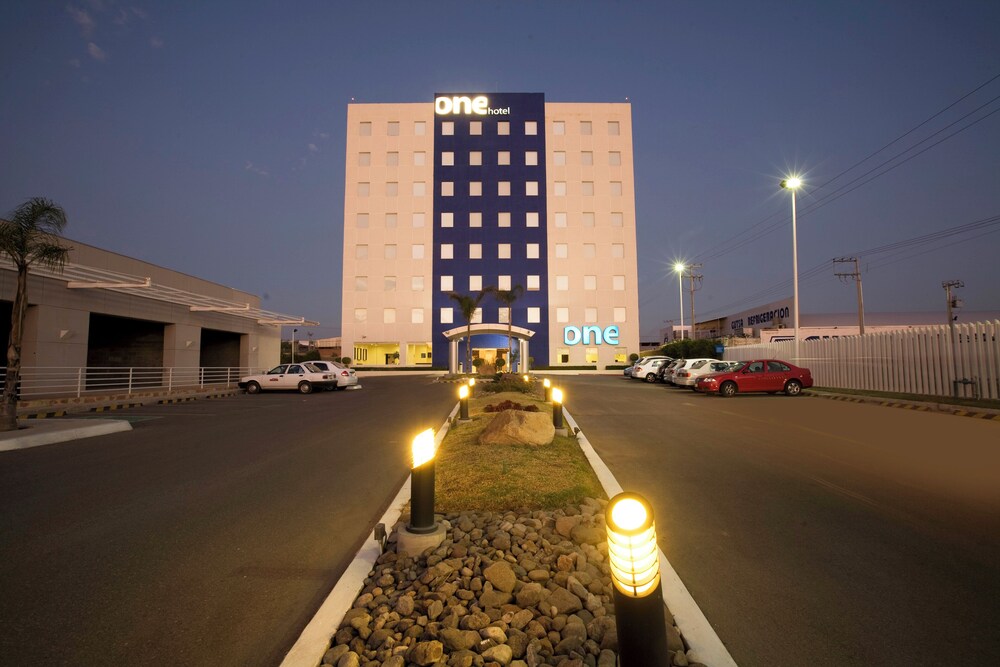 One Aguascalientes Sur