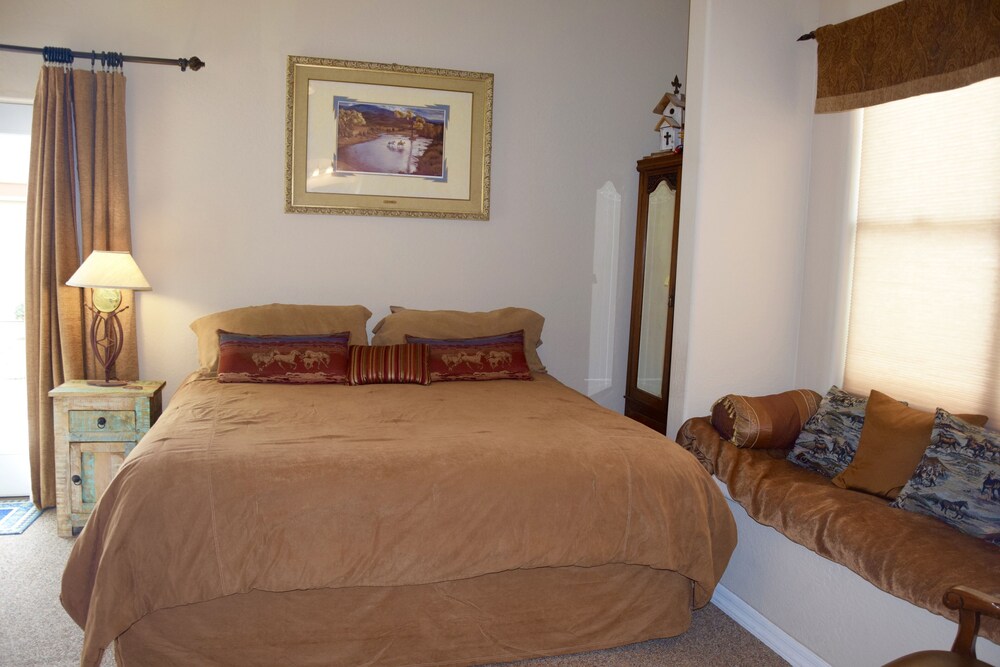 Mountain Views, Starry Skies,  Hike, Bike, Golf and Play in North Scottsdale