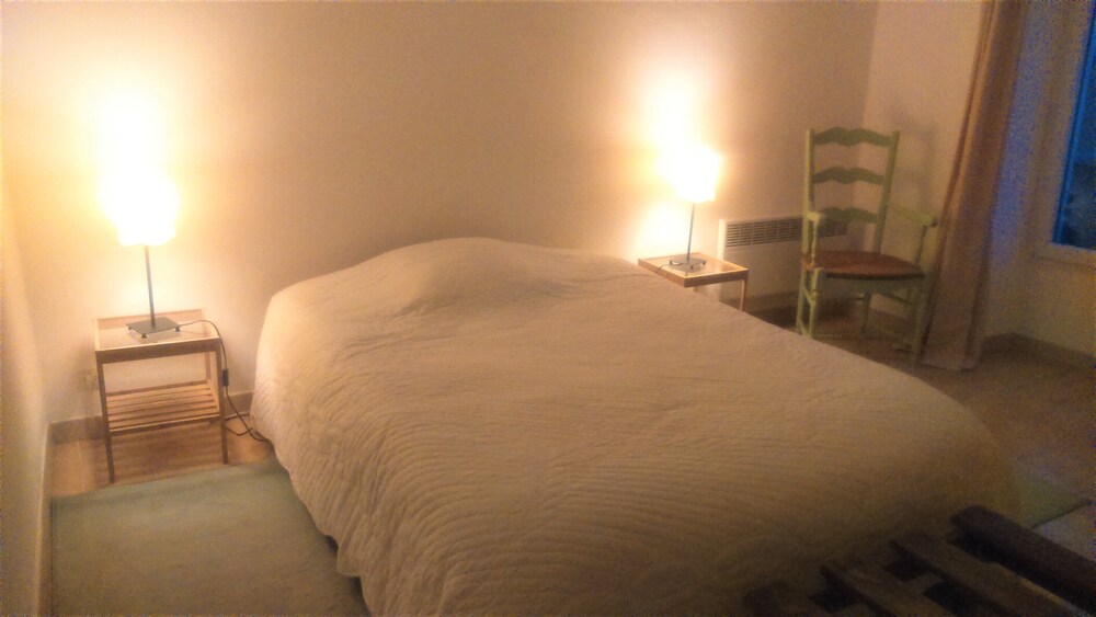 A room in the heart of Ménerbes: charm and private terrace ...