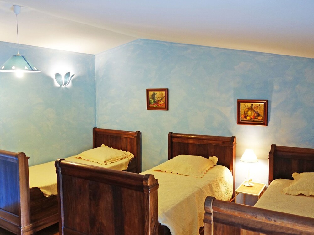 Nice apartment for 9 people with private pool, WIFI, TV and parking