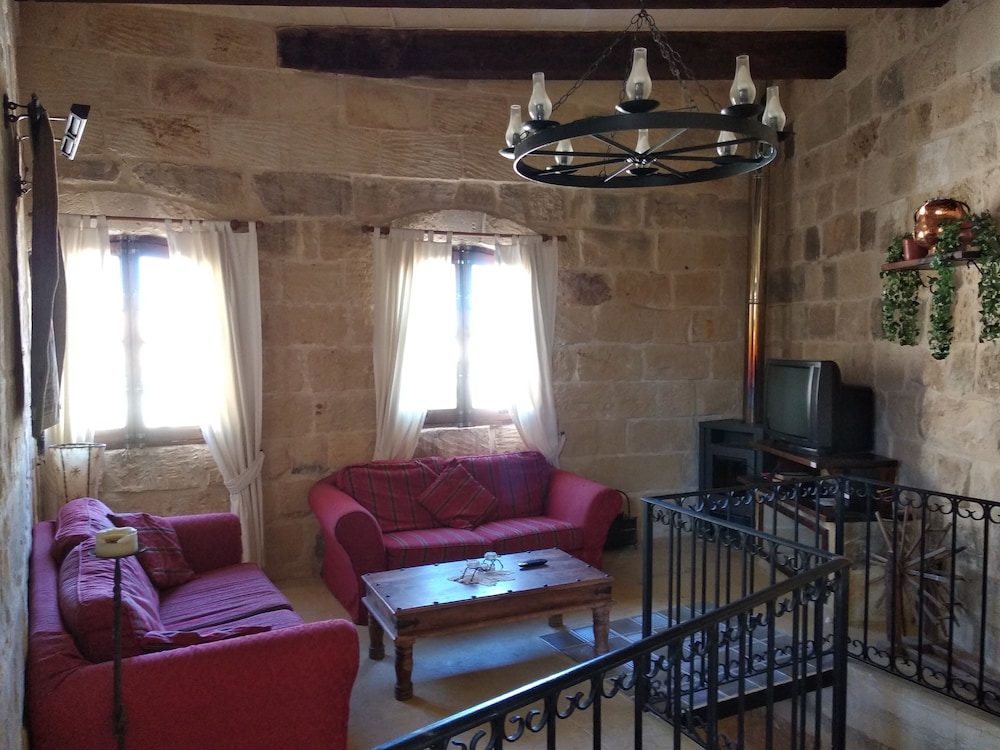 Ta 'Guzi - Character House in Sannat Gozo Malta