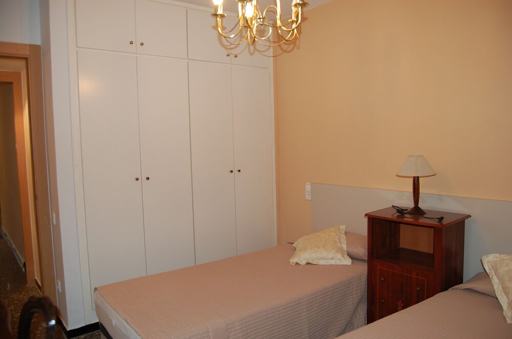 80sqm apartment, on the beach, 2 bedrooms, 4 people, satellite TV, balcony / terrace