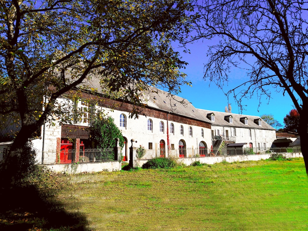 Domaine Lou Castet B&B