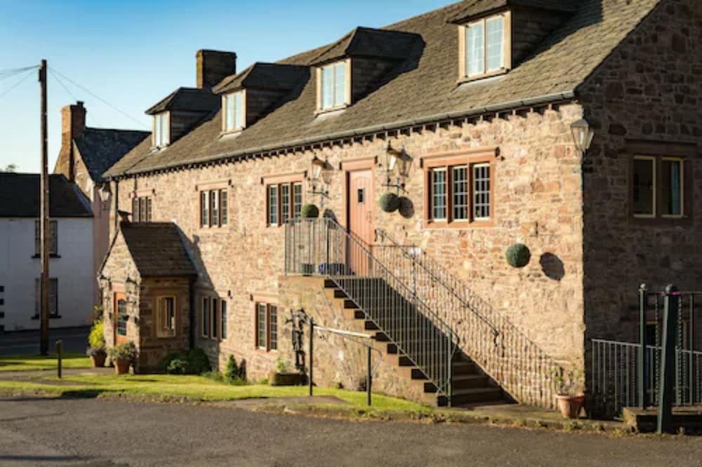 George Inn & Millingbrook Lodge