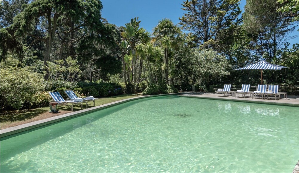 Mysterious and charming villa in Sintra