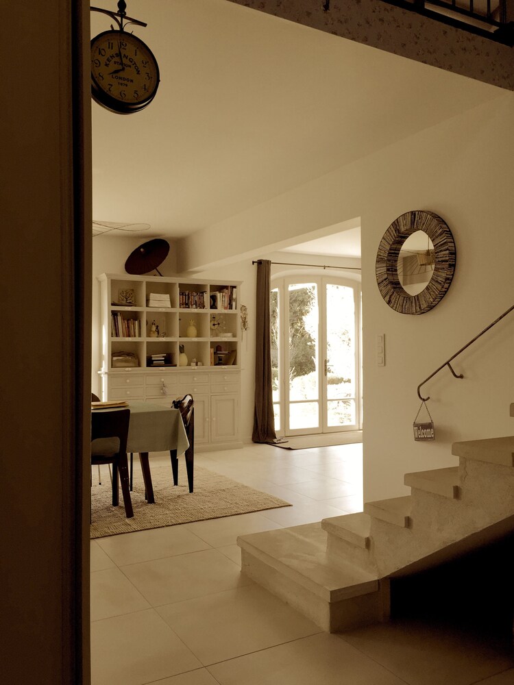 Saint-Rémy-de-Provence, 4 kms, mas very quiet, walk to the center