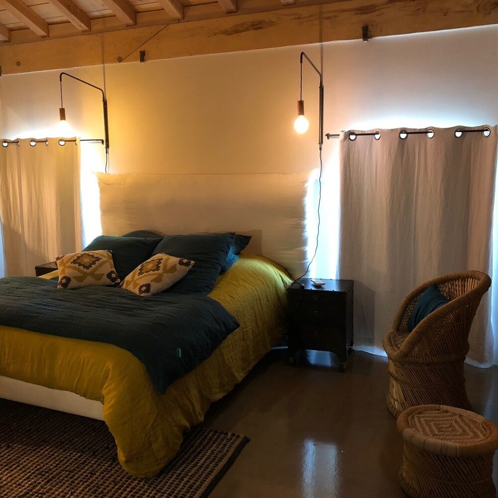 Beautiful Bergerie with large swimming pool close to Uzès