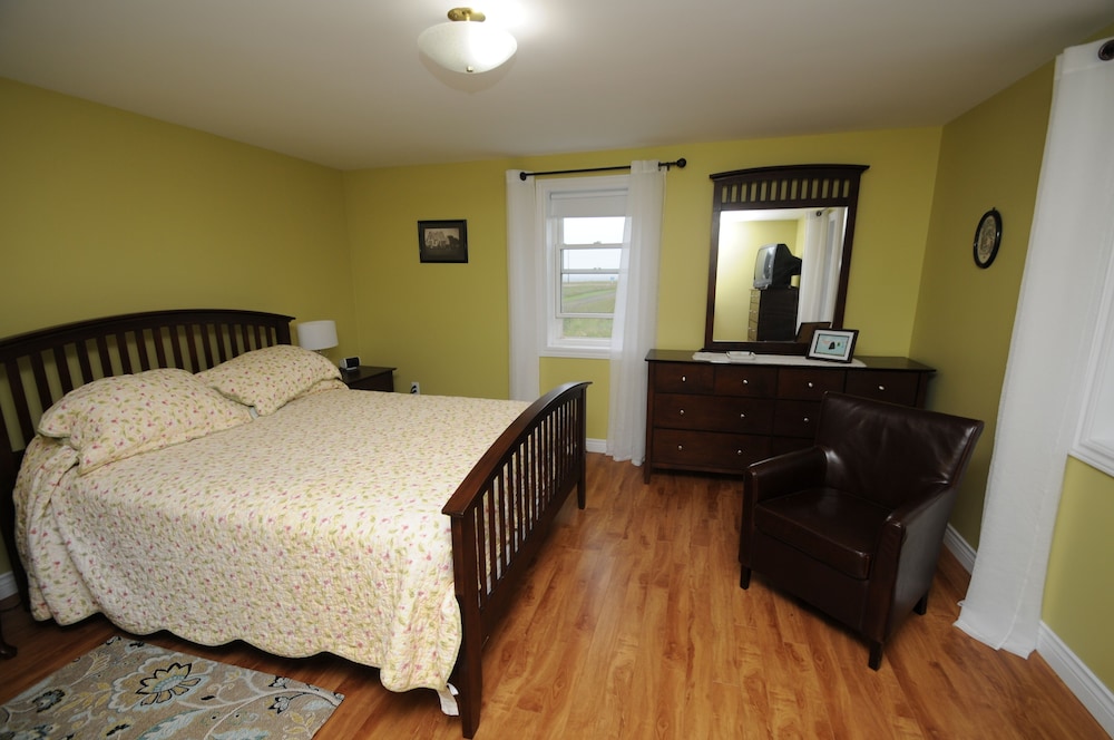 Your Side Sanctuary, Lake, Ocean and Harbor Views, Family Friendly