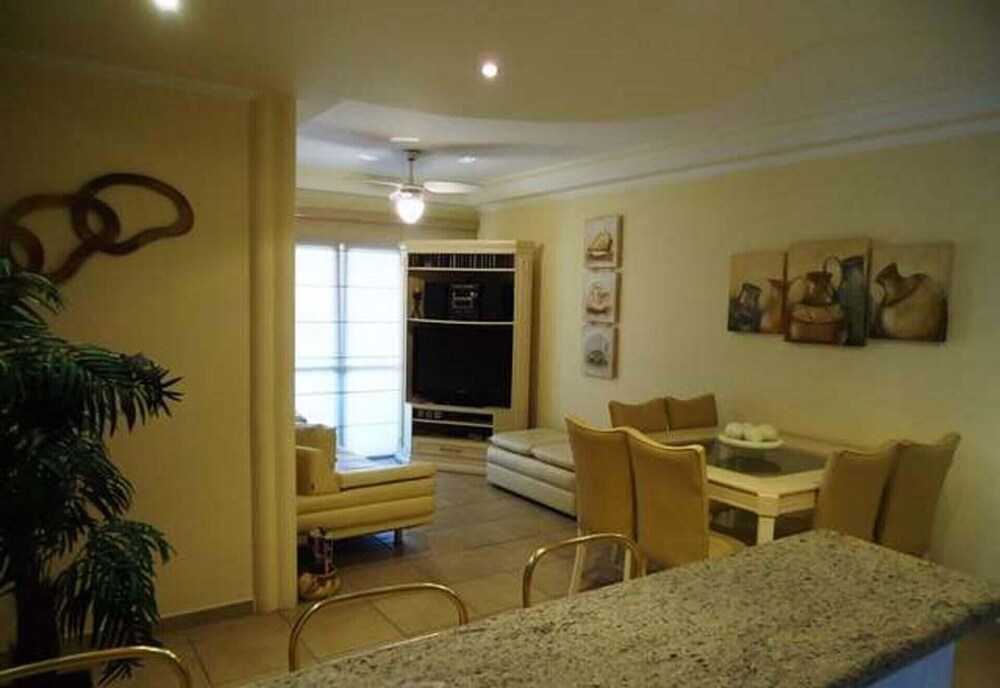 Beautiful apt with 3 suites, gourmet terrace, Enseada, Guarujá - SP