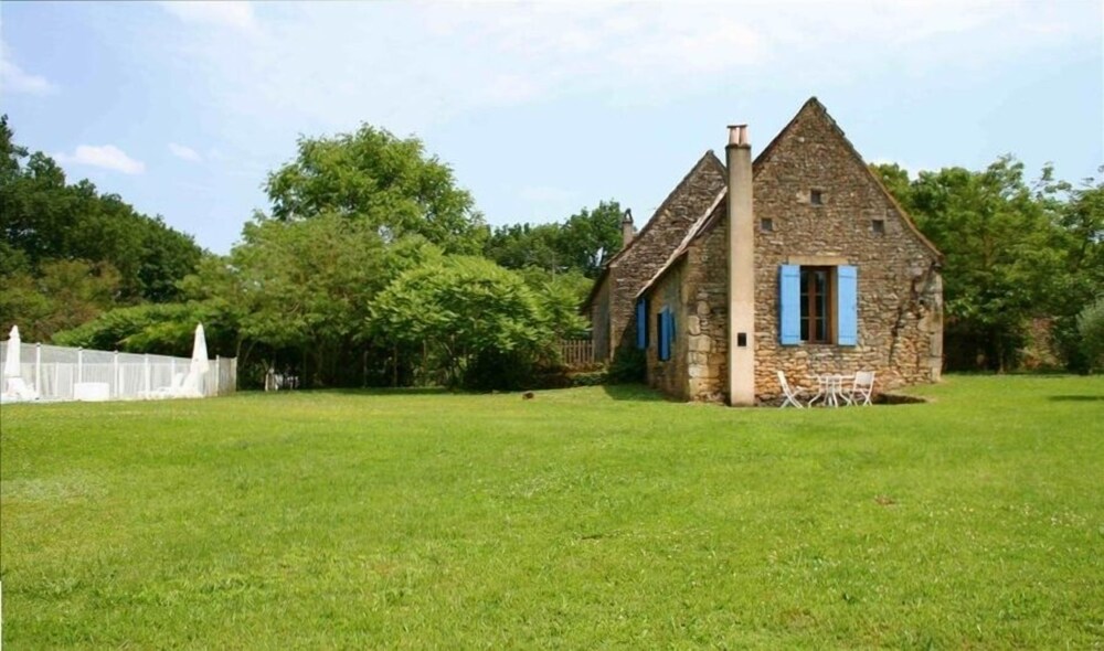 Dream Country Farmhouse with Huge Pool on Beautiful Grounds - Ideal for Families