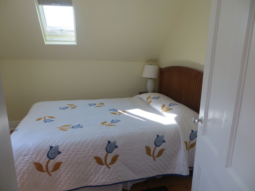 Amazing Water View. Great for Your Family Vacation ,  near Cavendish !