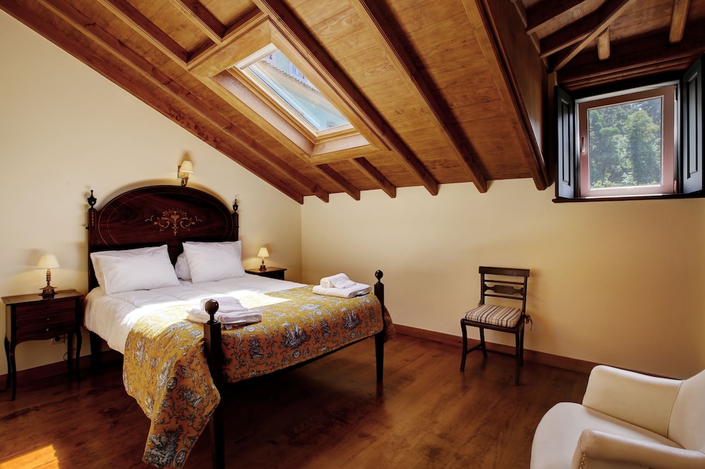 Villa Cintra - 2 Stunning Houses in 20. 000 m2 with beautiful gardens