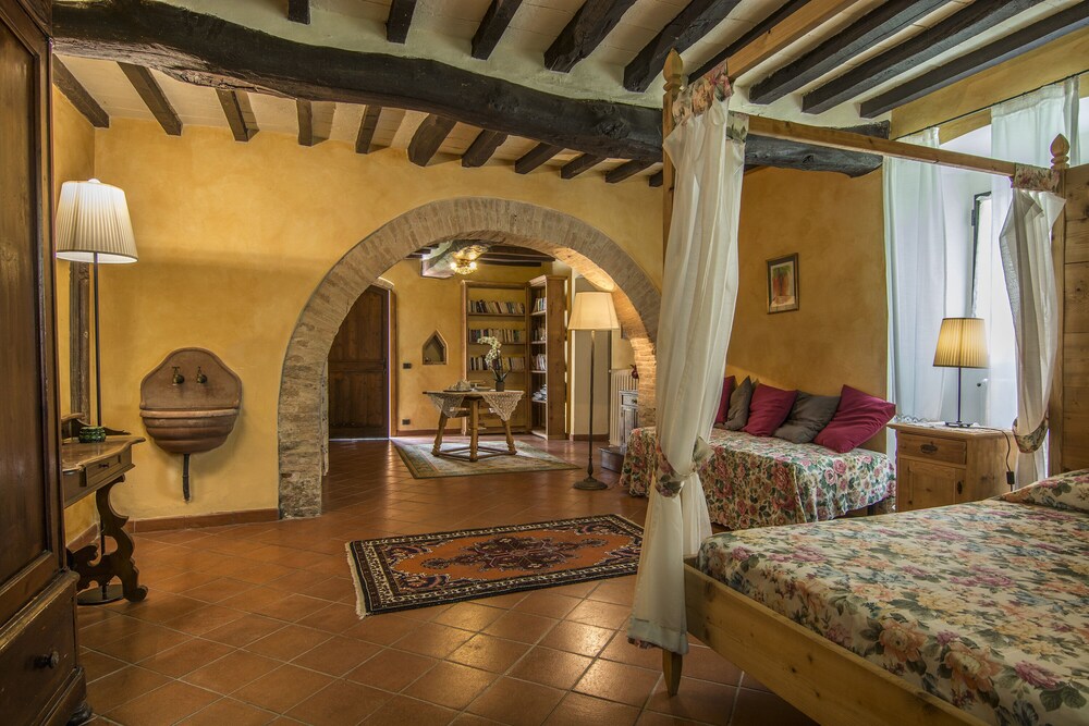Villa with stunning views - Private pool with outdoor hot tub 