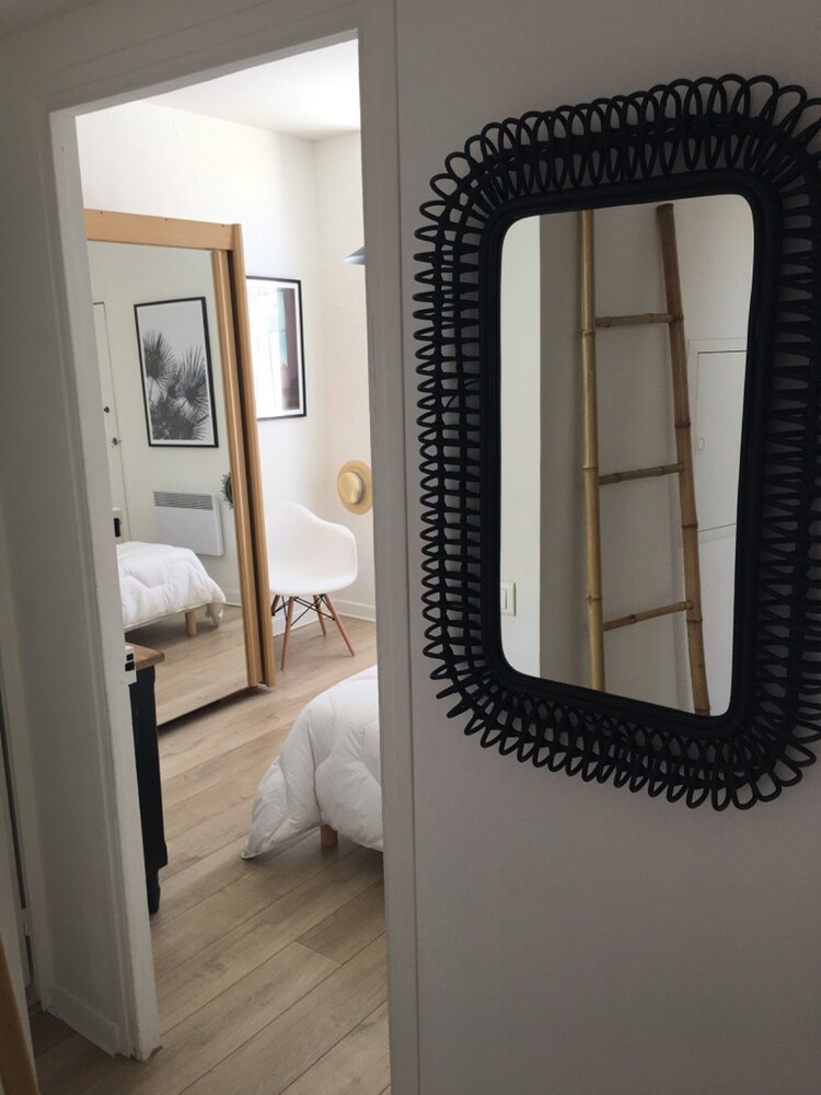 2 parts, heart Cannes (Banana), 100 m from the promenade, WIFI, air conditioning,