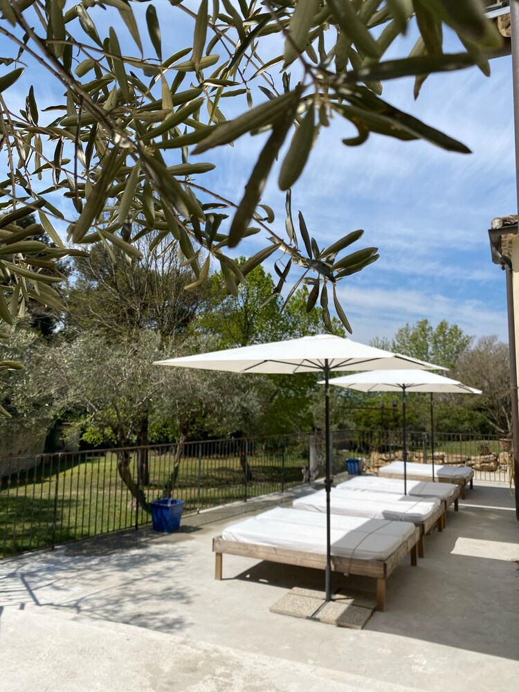 Bastide Provençale near Avignon Heated swimming pool for 8 to 20 people