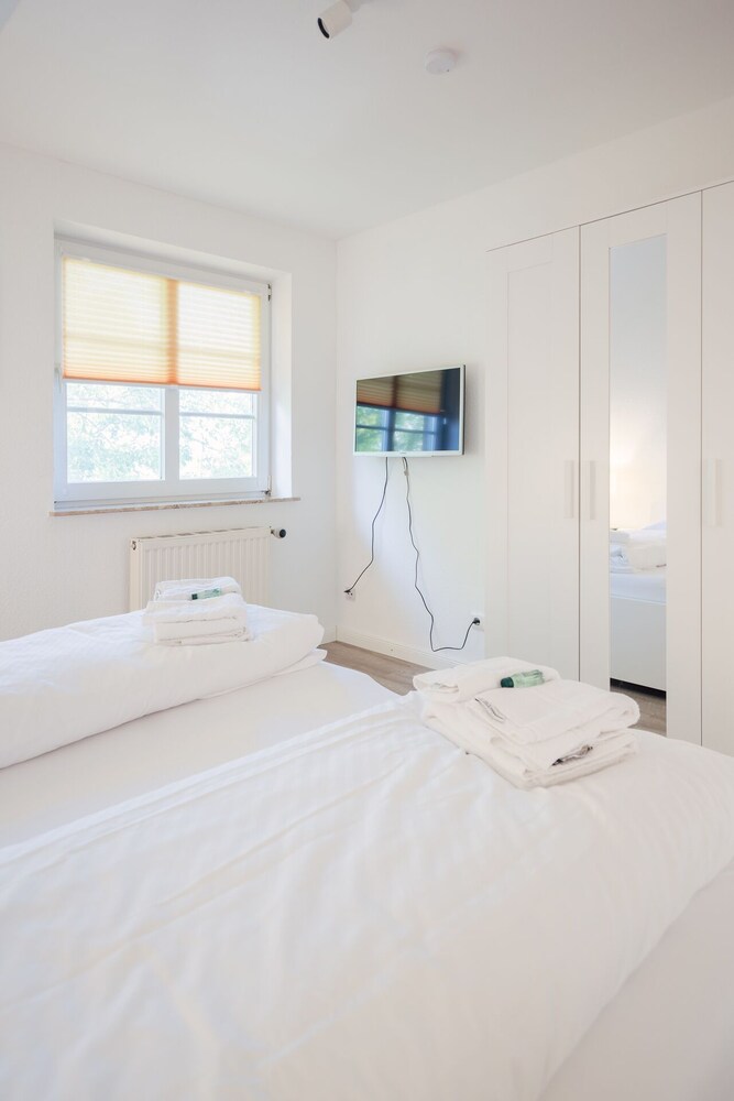 Holiday apartment for 5 persons with riding possibilities. 8KM next to St Peter-Ording.