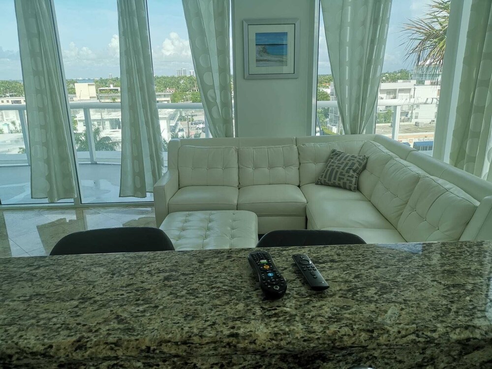 2 Bedroom/ 2 Bath Modern Designer Lanai Condo on the Ocean in Miami Beach