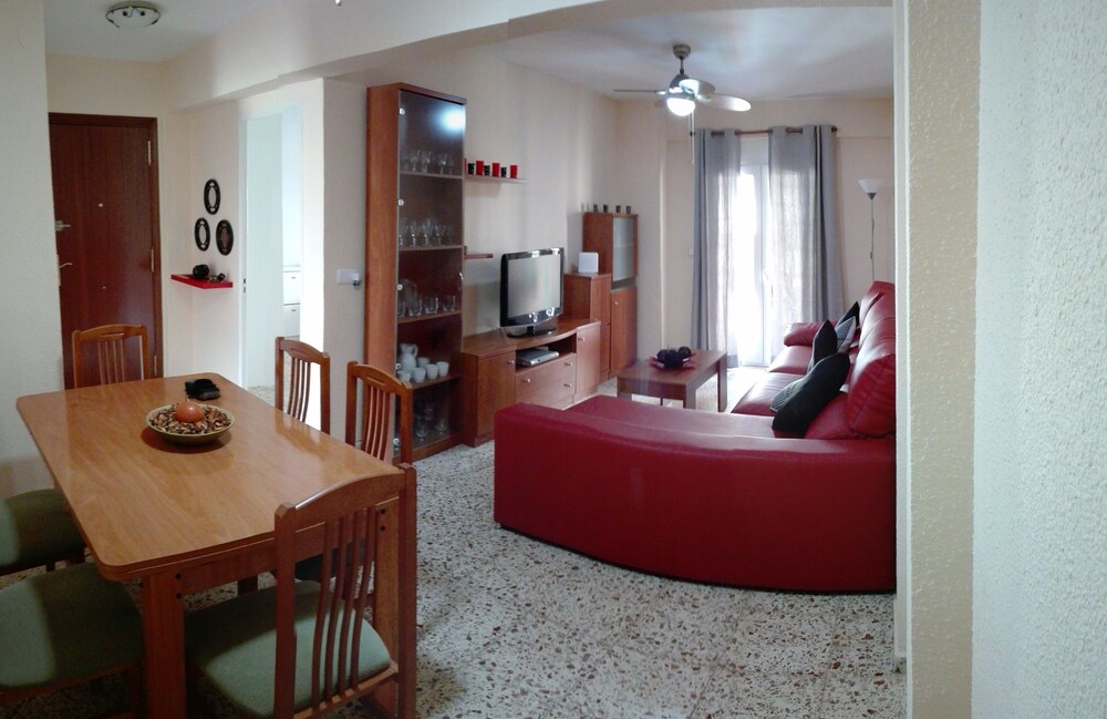 THE CAMPELLO. FLAT THREE (3) ROOMS. WALKING 5 min PLAYA-PASEO DEL MAR