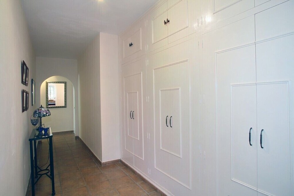 Peaceful, Sea Views, Plenty of Space With Beach, Eats & Supermarkets Nearby.