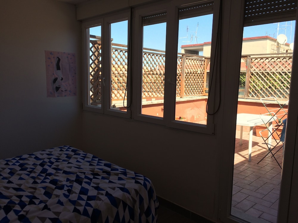 Suite in apartment in front of the Conca d'oro metro station